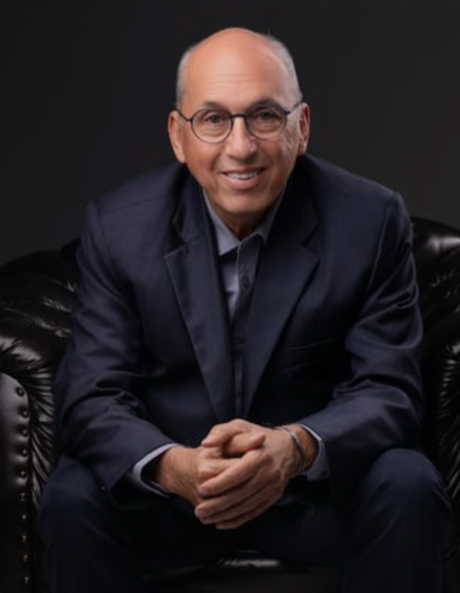 Dr. Arnoni Caldart